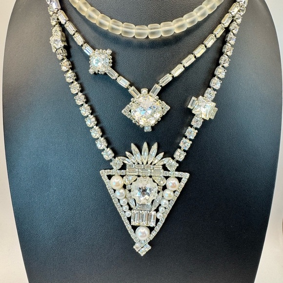 DYLANLEX Crystal and Pearl Statement Necklace - Picture 4 of 7